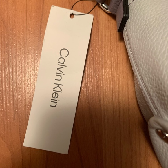 New Calvin Klein Crossbody bag - Picture 5 of 5